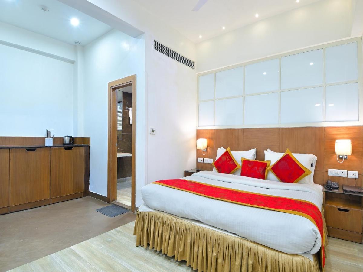 Hotel Hari Piorko - New Delhi Railway Station Екстериор снимка