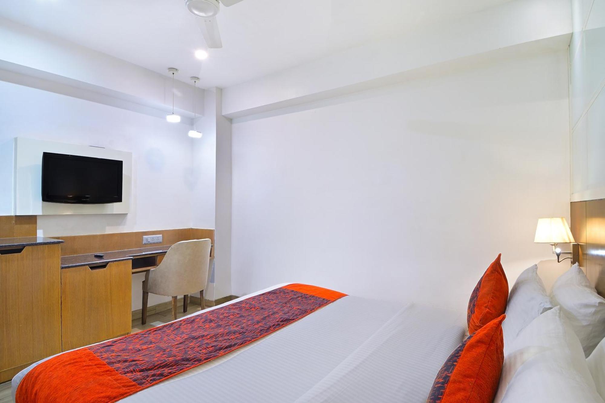 Hotel Hari Piorko - New Delhi Railway Station Екстериор снимка