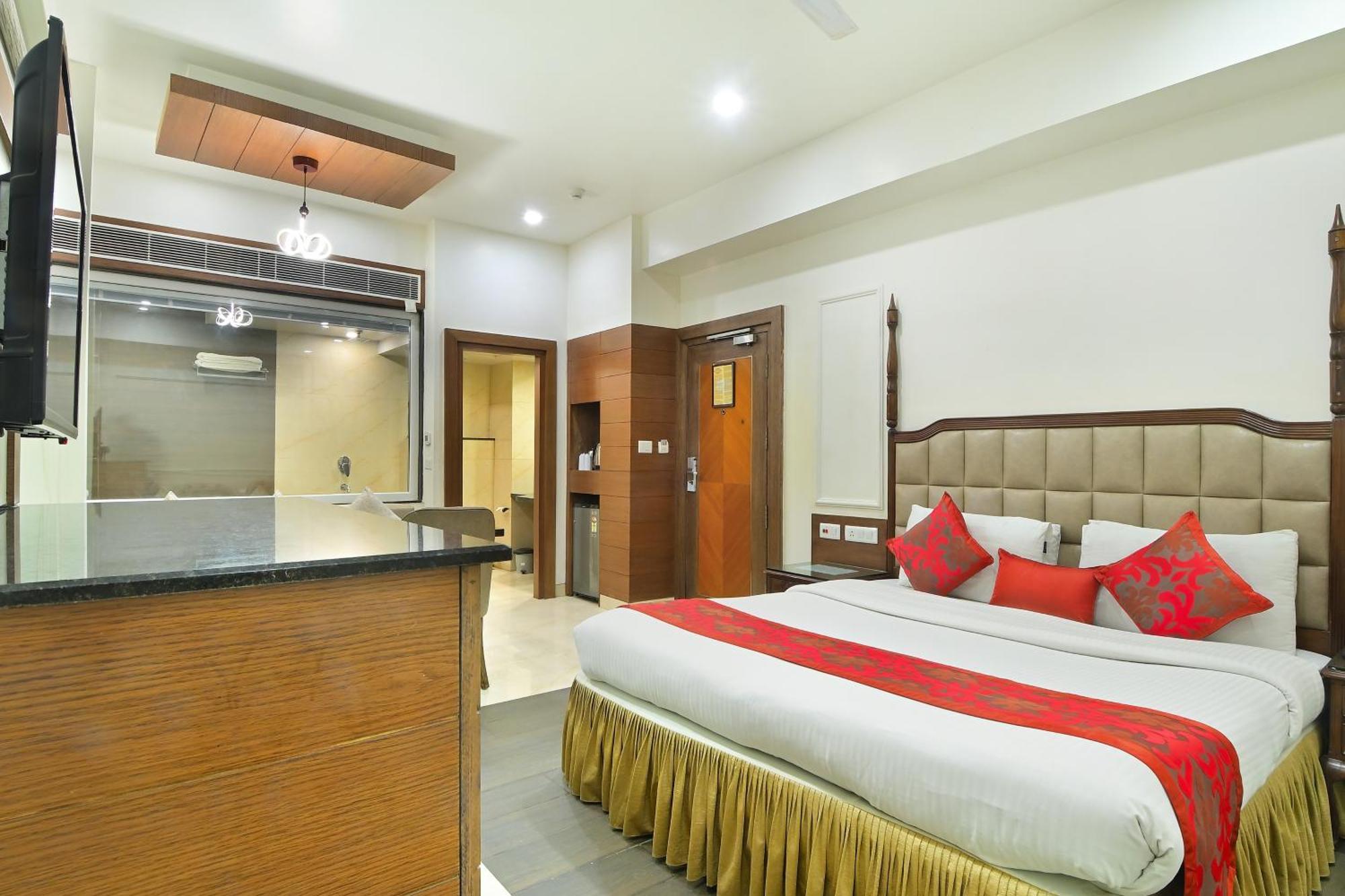 Hotel Hari Piorko - New Delhi Railway Station Екстериор снимка