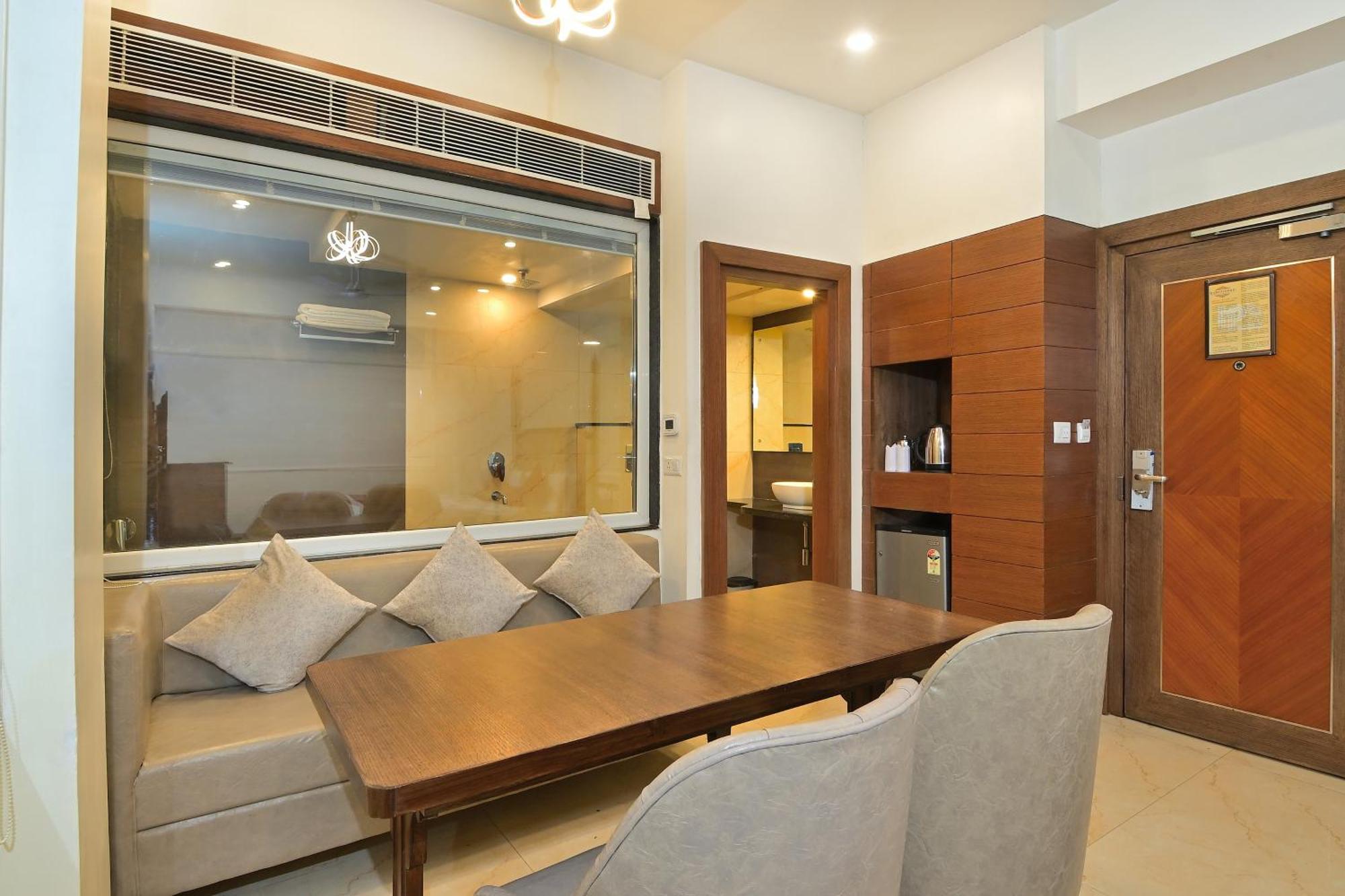 Hotel Hari Piorko - New Delhi Railway Station Екстериор снимка
