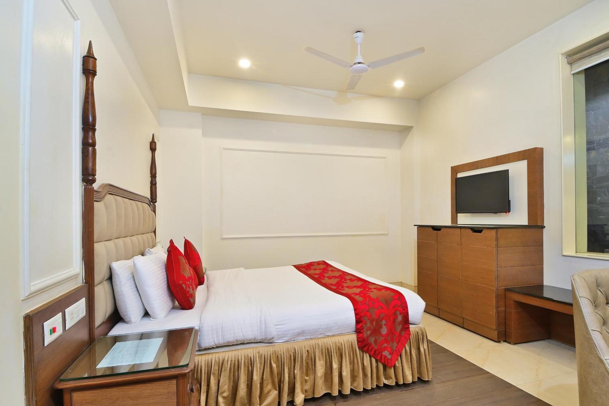 Hotel Hari Piorko - New Delhi Railway Station Екстериор снимка