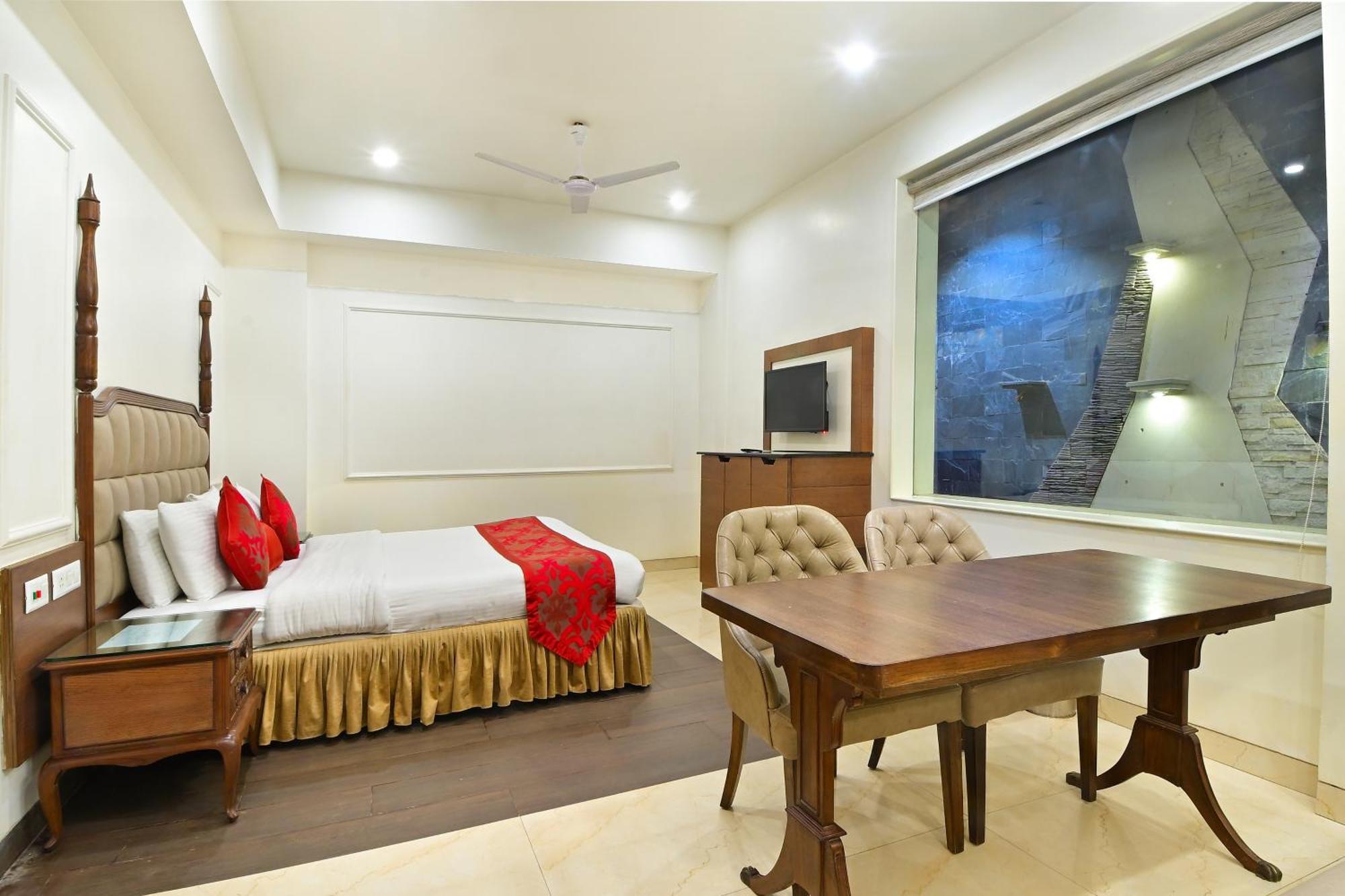 Hotel Hari Piorko - New Delhi Railway Station Екстериор снимка