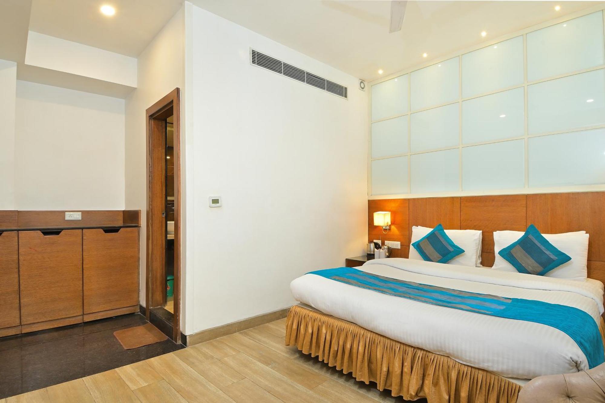 Hotel Hari Piorko - New Delhi Railway Station Екстериор снимка