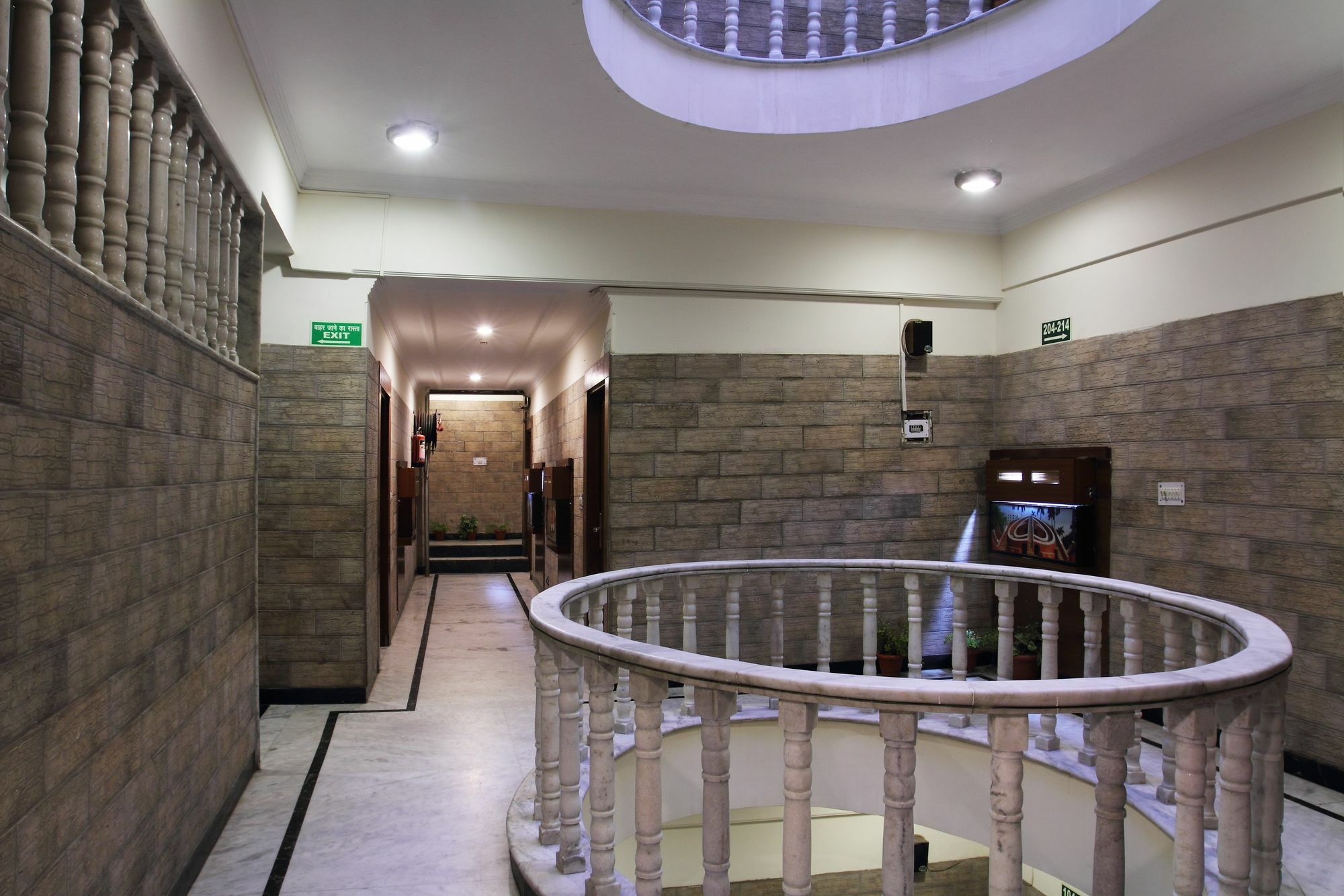 Hotel Hari Piorko - New Delhi Railway Station Екстериор снимка